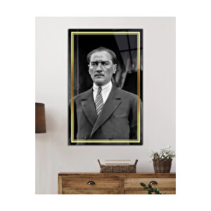 Gold Şerit Siyah Beyaz Takım Elbiseli Atatürk Cam Tablo, Uv Baskılı Ve Temperli, Hediyelik 95x150 cm