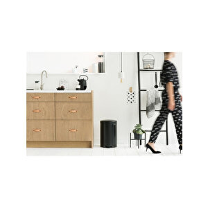 Newicon Matt Black Pedalli Çöp Kutusu 20l