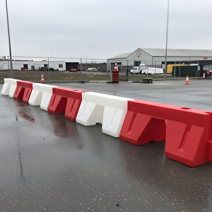 Yol Bariyeri Kırmızı 120 X 50 X 50 Cm