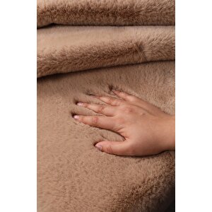 Dekoratif Tavşan Tüyü Ultra Yumuşak Peluş Kaymaz Halı Yolluk Camel 80x120 cm