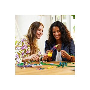 Lego ® Icons Kır Çiçekleri Buketi 10313 - Yetişkinler İçin Koleksiyonluk Yapım Seti (939 Parça)