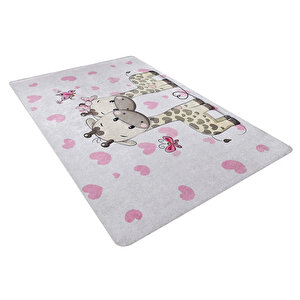 Çocuk Halısı Ve Bebek Halısı Yıkanabilir Kaymaz Taban Zürafa Figür Gri Pembe Dijital Baskı hc008 120x180 cm