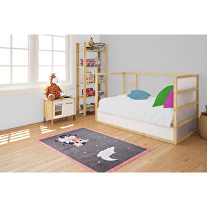 Çocuk Halısı Ve Bebek Halısı Yıkanabilir Kaymaz Taban Figürlü Gri Pembe Dijital Baskı Halı Hc044  
