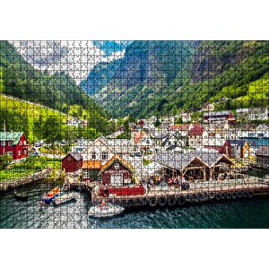 Norveç Alplerinde Göl Kenarındaki Mini Kasaba Puzzle Yapboz Mdf Ahşap 1000 Parça