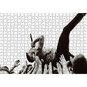 Rock Solisti Eller Üzerinde Siyah Beyaz Puzzle Yapboz Mdf Ahşap 500 Parça