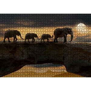 Dolunayda Yürüyen Fil Ailesi Ve Bulutlar Puzzle Yapboz Mdf Ahşap 1000 Parça