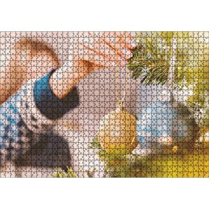 Yılbaşı Ağacını Süsleyen Kadın Eli Puzzle Yapboz Mdf Ahşap 1000 Parça
