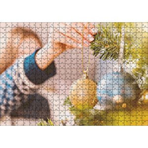 Cakapuzzle Yılbaşı Ağacını Süsleyen Kadın Eli Puzzle Yapboz Mdf Ahşap