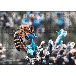 Mor Siyah Çiçekten Polen Toplayan Arı Puzzle Yapboz Mdf Ahşap 120 Parça