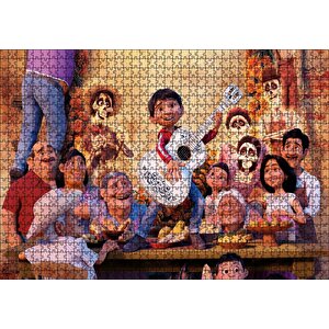 Coco Gitarist Çocuk Ve Masada Tüm Karakterler Puzzle Yapboz Mdf Ahşap 1000 Parça