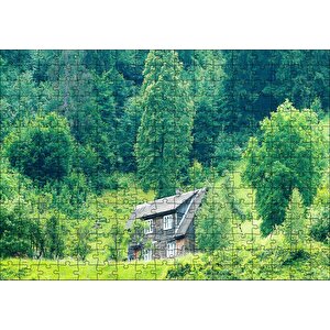Yemyeşil Orman Ve Önündeki Ahşap Ev Puzzle Yapboz Mdf Ahşap 255 Parça
