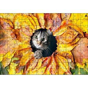 Sonbahar Rengi Yapraklar Arasındaki Kedi Puzzle Yapboz Mdf Ahşap 120 Parça