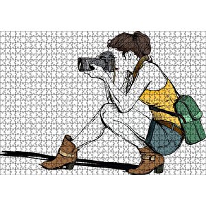 Fotoğraf Çeken Şortlu Gezgin Kız Puzzle Yapboz Mdf Ahşap 1000 Parça