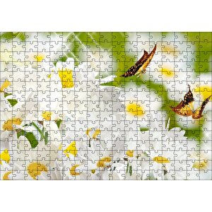 Papatyalar Ve İki Küçük Kelebek Puzzle Yapboz Mdf Ahşap 255 Parça