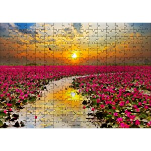 Günbatımında Gölde Pembe Çiçekler Puzzle Yapboz Mdf Ahşap 255 Parça