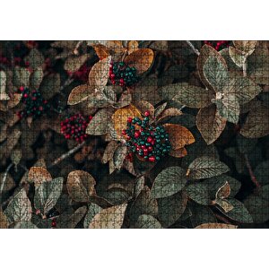 Kadife Yeşili Yapraklar Ve Kırmızı Ve Yeşil Meyveler Puzzle Yapboz Mdf Ahşap 1000 Parça