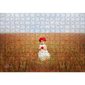 Kırmızı Gelincikler Ve Küçük Kız Puzzle Yapboz Mdf Ahşap 255 Parça