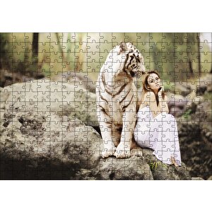 Doğada Kadın Ve Kaplan Puzzle Yapboz Mdf Ahşap 255 Parça