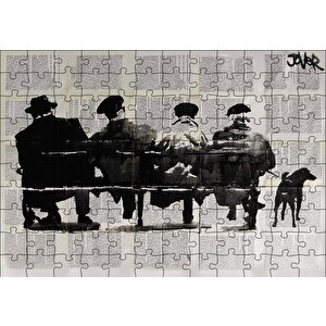 Gazete Küpürü Üstünde Bankta 4 Adam Ve Köpek Puzzle Yapboz Mdf Ahşap 120 Parça