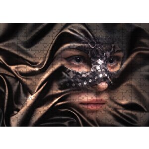 Kumaş Örtülü Maskeli Kadın Puzzle Yapboz Mdf Ahşap 255 Parça