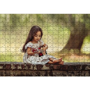 Gitar Çalan Çocuk Puzzle Yapboz Mdf Ahşap 255 Parça