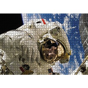 Uzaydaki Astronot Puzzle Yapboz Mdf Ahşap 1000 Parça