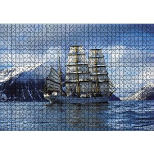 Karlı Dağlar Arasında Süzülen Yelkenli Gemi Puzzle Yapboz Mdf Ahşap 1000 Parça