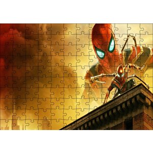 Spiderman Evden Uzakta Demir Örümcek Çatıda Puzzle Yapboz Mdf Ahşap 120 Parça