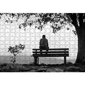 Ağaç Altındaki Bankta Gezgin Puzzle Yapboz Mdf Ahşap 255 Parça