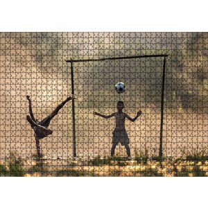 Asyalı Çocuklar Futbol Oynuyor Puzzle Yapboz Mdf Ahşap 1000 Parça