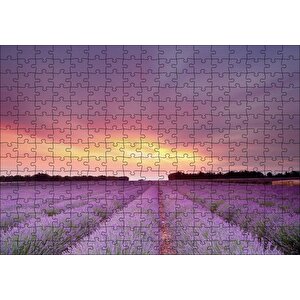 Günbatımında Lavanta Tarlaları Ve Kızıl Gökler Puzzle Yapboz Mdf Ahşap 255 Parça