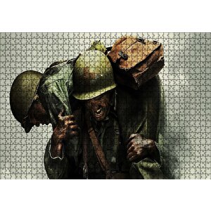 Yaralı Arkadaşını Taşıyan Asker Puzzle Yapboz Mdf Ahşap 1000 Parça