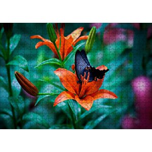 Truncu Lilyum Çiçeği Ve Mavi Kelebek Görseli Puzzle Yapboz Mdf Ahşap 500 Parça