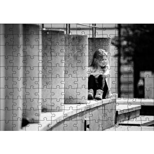 Sütunlar Ve Kız Puzzle Yapboz Mdf Ahşap 120 Parça