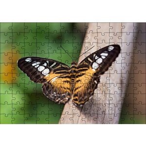 Ağaç Üzerinde Sarı Siyah Kelebek Puzzle Yapboz Mdf Ahşap 120 Parça