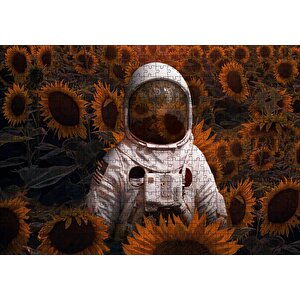 Günebakan Tarlasında Astoronot Görseli Puzzle Yapboz Mdf Ahşap 500 Parça