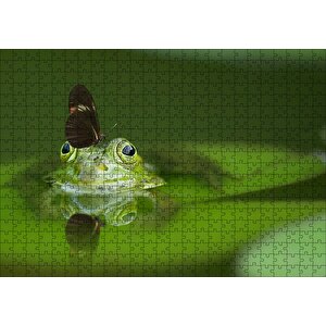 Göldeki Yeşil Kurbağa Ve Üzerindeki Kelebek Puzzle Yapboz Mdf Ahşap 500 Parça