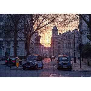 Londrada Günbatımında Binalar Ve Taksiler Puzzle Yapboz Mdf Ahşap 255 Parça