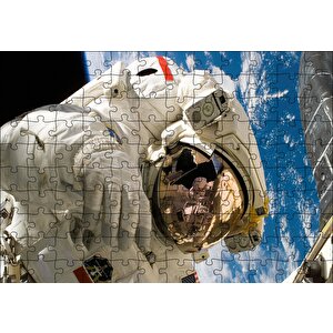 Nasa Astronotu Dünya Manzarası Puzzle Yapboz Mdf Ahşap 120 Parça