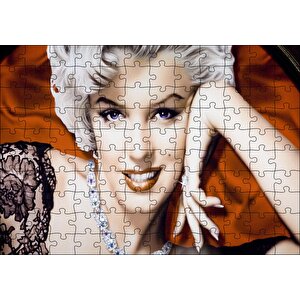 Marilyn Monreo Beyaz Saç Gülümseme Görseli Puzzle Yapboz Mdf Ahşap 120 Parça
