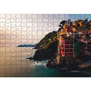İtalya'da Sahil Kasabası Kayalıklar Evler Ve Gün Batımı Puzzle Yapboz Mdf Ahşap 255 Parça
