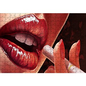 Kadın Dudaklar Ve Sigara Yakın Plan Çizim Puzzle Yapboz Mdf Ahşap 255 Parça