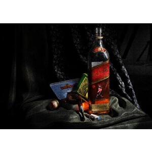 Siyah Kumaşlar Ve Johnnie Walker Red Label Puzzle Yapboz Mdf Ahşap 500 Parça