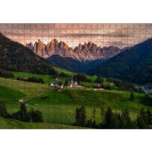Alplerdeki Kasaba Ve Çıplak Zirveler Puzzle Yapboz Mdf Ahşap 500 Parça