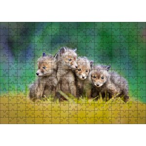 Çayırda Sevimli Tilki Yavruları Puzzle Yapboz Mdf Ahşap 255 Parça