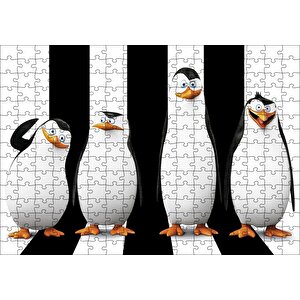 Madagaskar Penguenleri Siyah Beyaz Görseli Puzzle Yapboz Mdf Ahşap 255 Parça