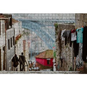 Nostaljik Sokak Merdivenler Çamaşırlar Puzzle Yapboz Mdf Ahşap 500 Parça
