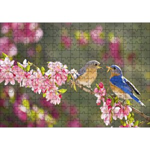 Kiraz Çiçekli Dalda Dişisini Besleyen Sevimli Kuş Puzzle Yapboz Mdf Ahşap 255 Parça