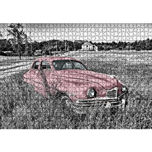 Siyah Beyaz Çayırlardaki Eski Kırmızı Araba Puzzle Yapboz Mdf Ahşap 1000 Parça
