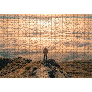 Kayalar Üstündeki Adam Ve Bulutlar Puzzle Yapboz Mdf Ahşap 500 Parça